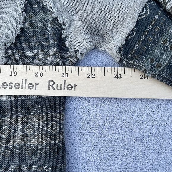 Casual Studio Sweater Women's Size XL Grey/Green Distress Wash Raw Edges - Picture 6 of 14